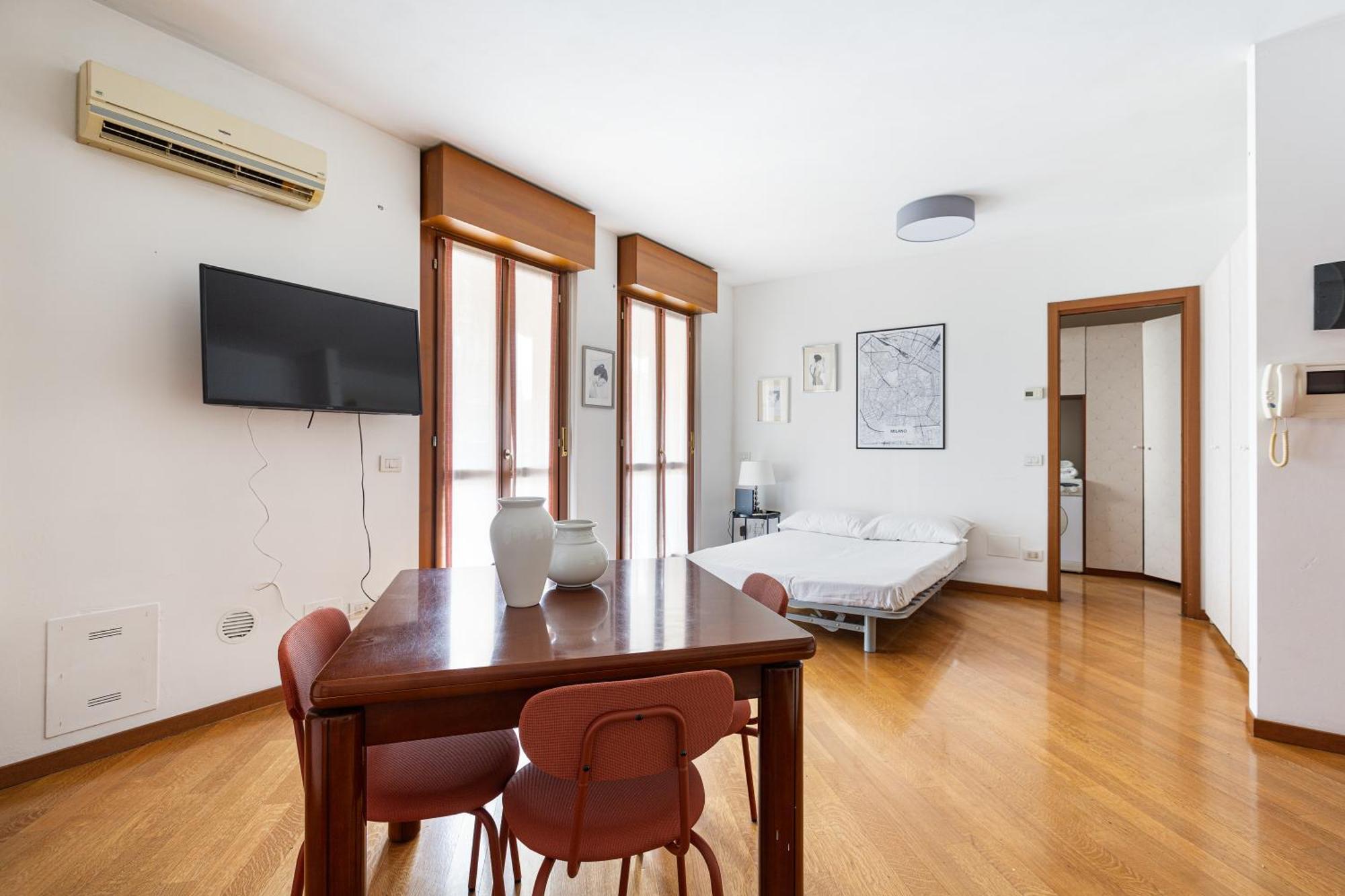 Cosy Studio With Balcony & Private Garage Μιλάνο Εξωτερικό φωτογραφία