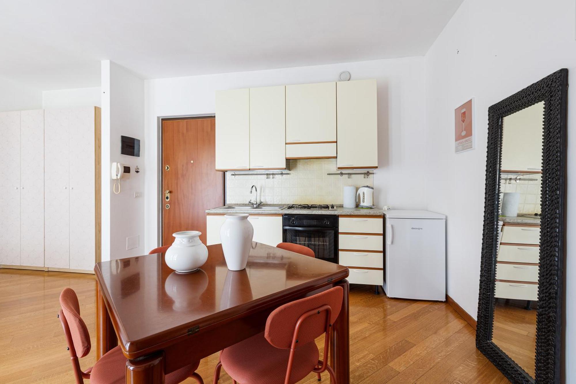 Cosy Studio With Balcony & Private Garage Μιλάνο Εξωτερικό φωτογραφία