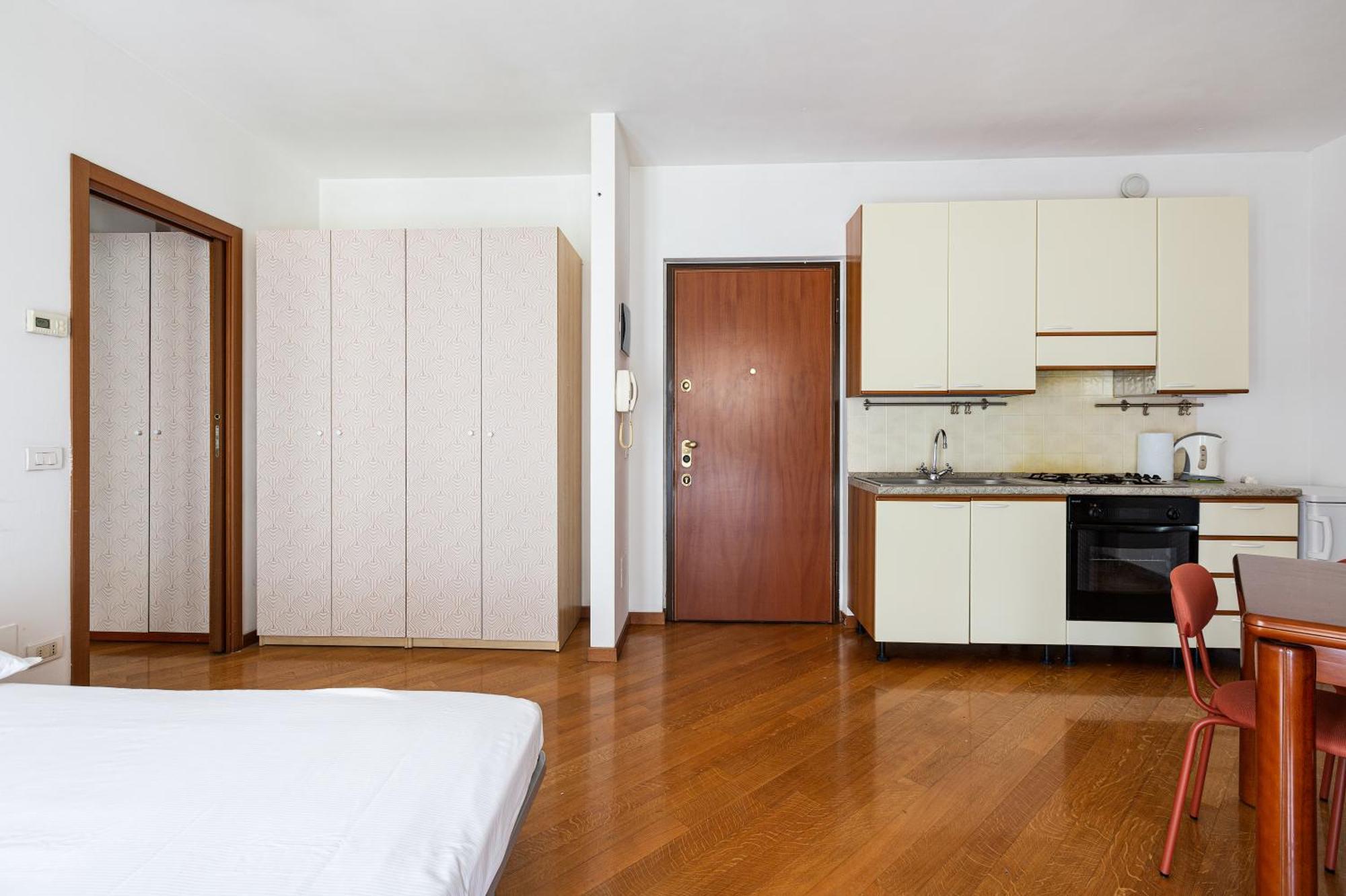 Cosy Studio With Balcony & Private Garage Μιλάνο Εξωτερικό φωτογραφία
